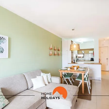 #006 Foxy D By Holidays البوفيرا