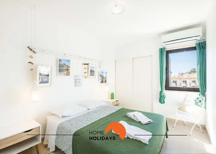 #006 Foxy D By Holidays