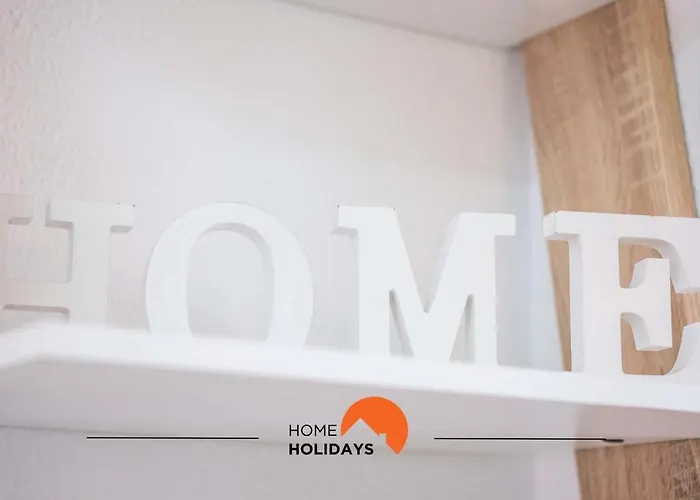 #006 Foxy D By Holidays *